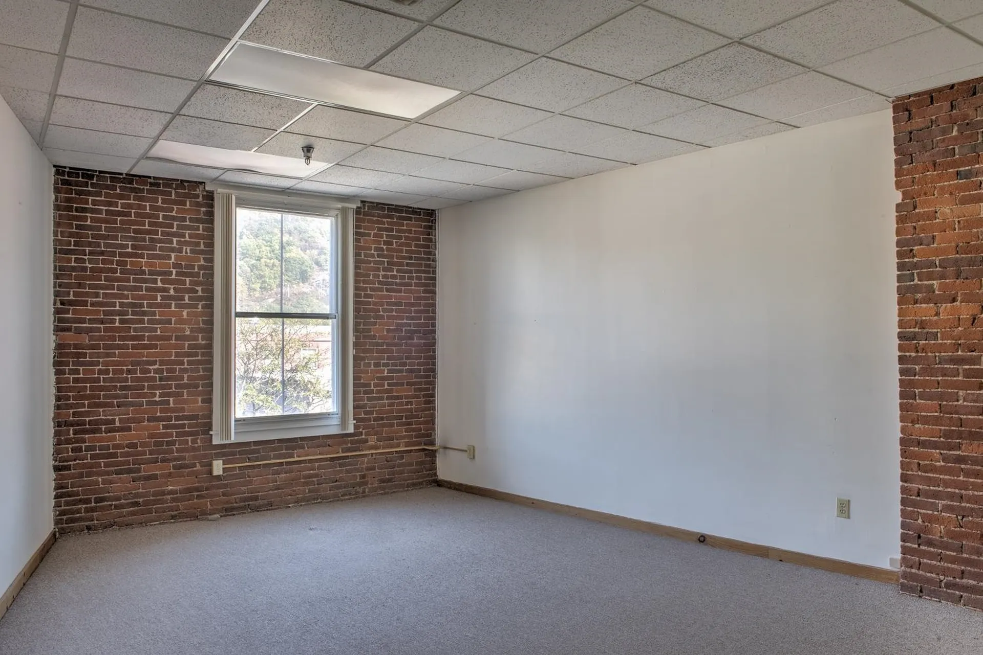 39-41 The Square Rockingham VT 05101