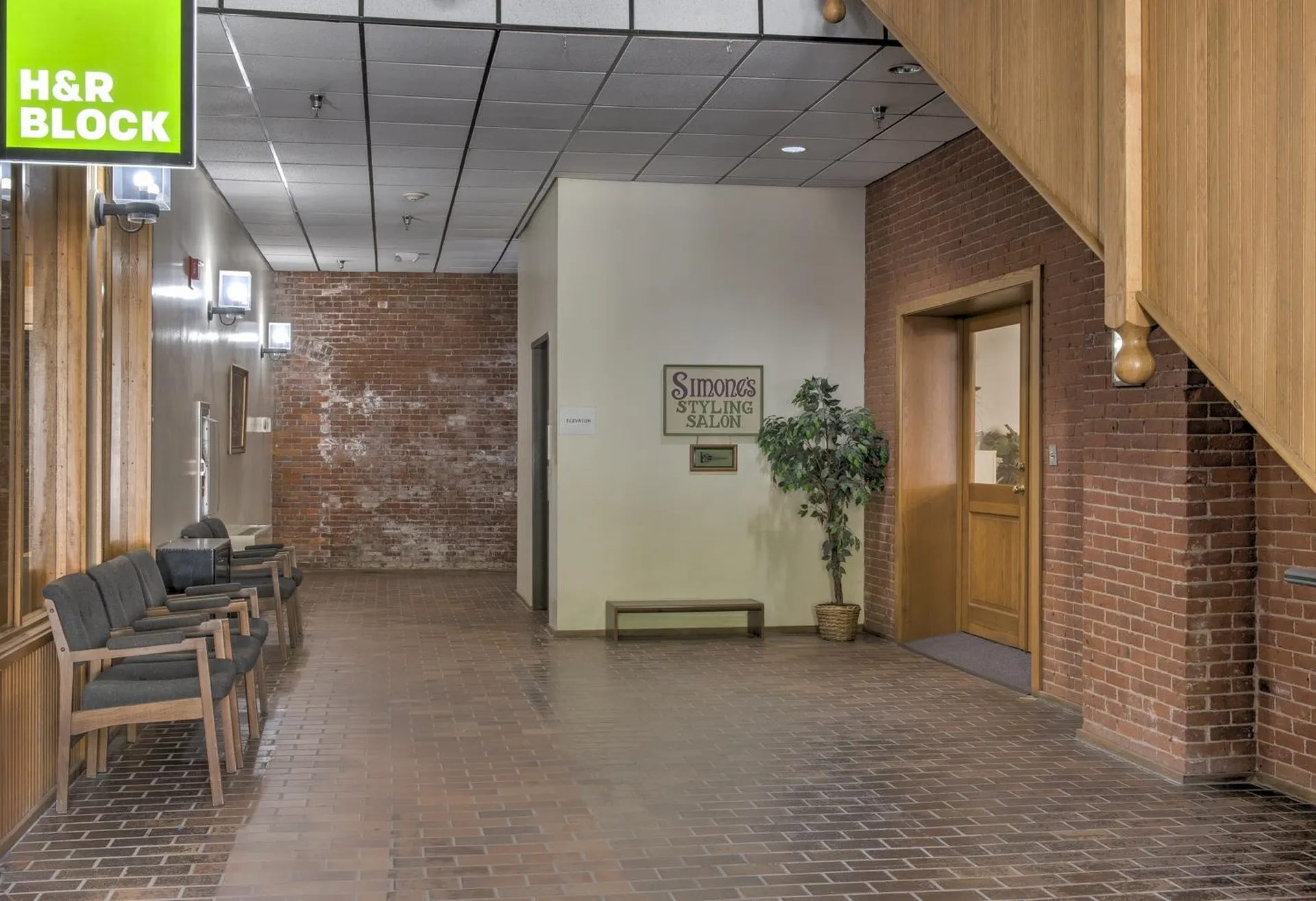 39-41 The Square Rockingham VT 05101