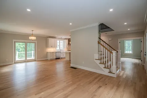 2 White Cedar Way Newton NH 03858