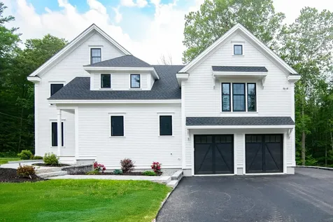 2 White Cedar Way Newton NH 03858