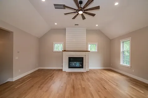 2 White Cedar Way Newton NH 03858