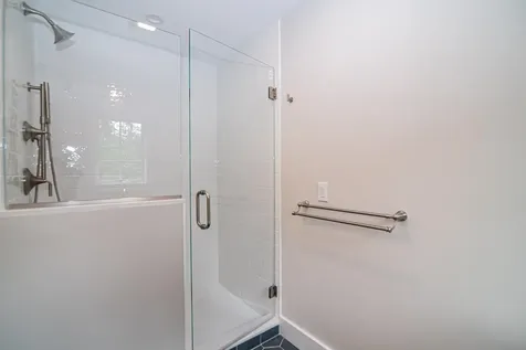 2 White Cedar Way Newton NH 03858