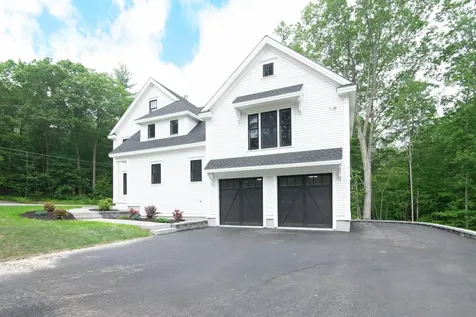 2 White Cedar Way Newton NH 03858