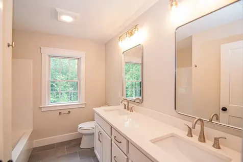 2 White Cedar Way Newton NH 03858