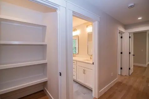 2 White Cedar Way Newton NH 03858