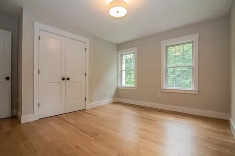 2 White Cedar Way Newton NH 03858