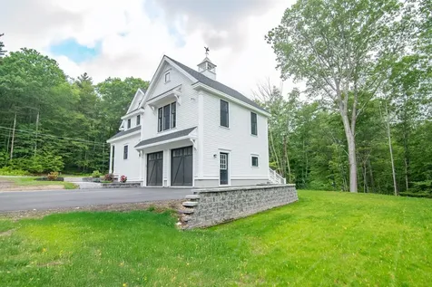 2 White Cedar Way Newton NH 03858