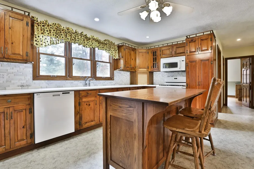 44 Maple Farm Road Auburn NH 03032