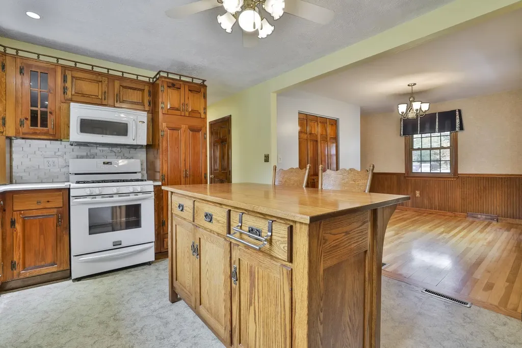 44 Maple Farm Road Auburn NH 03032