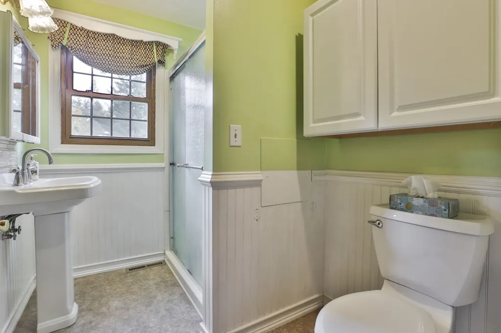 44 Maple Farm Road Auburn NH 03032