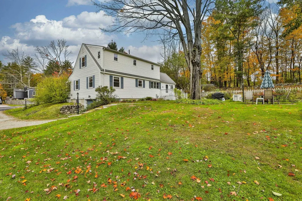 44 Maple Farm Road Auburn NH 03032