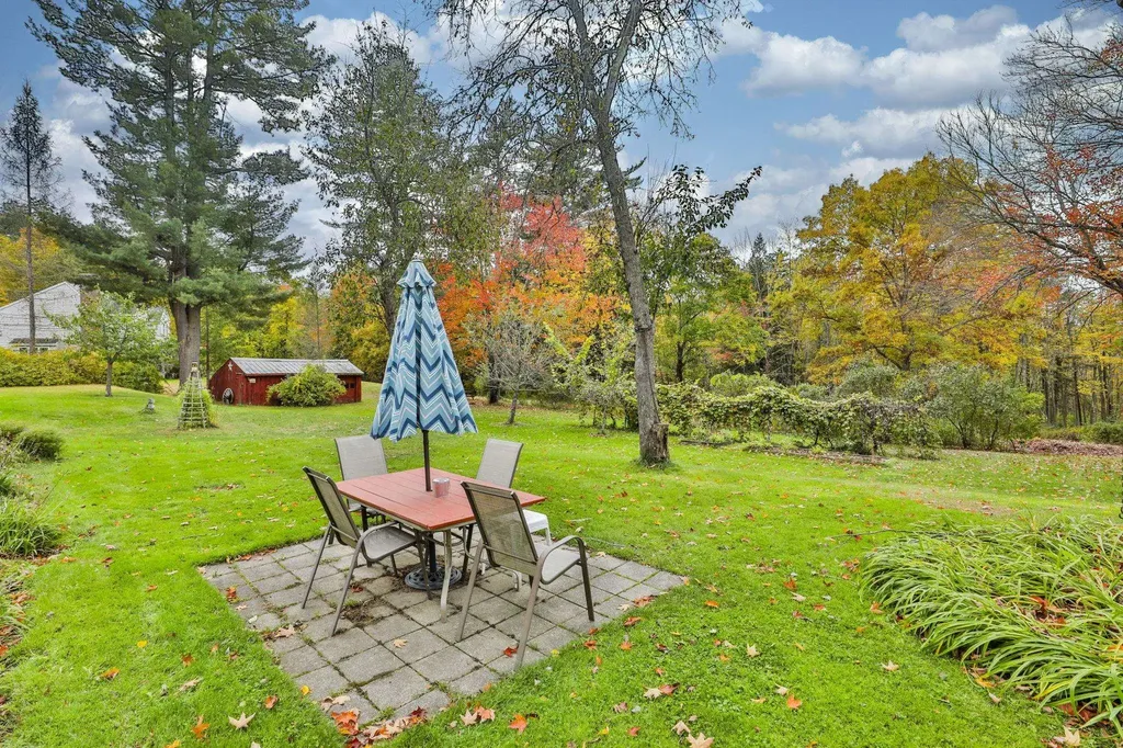 44 Maple Farm Road Auburn NH 03032