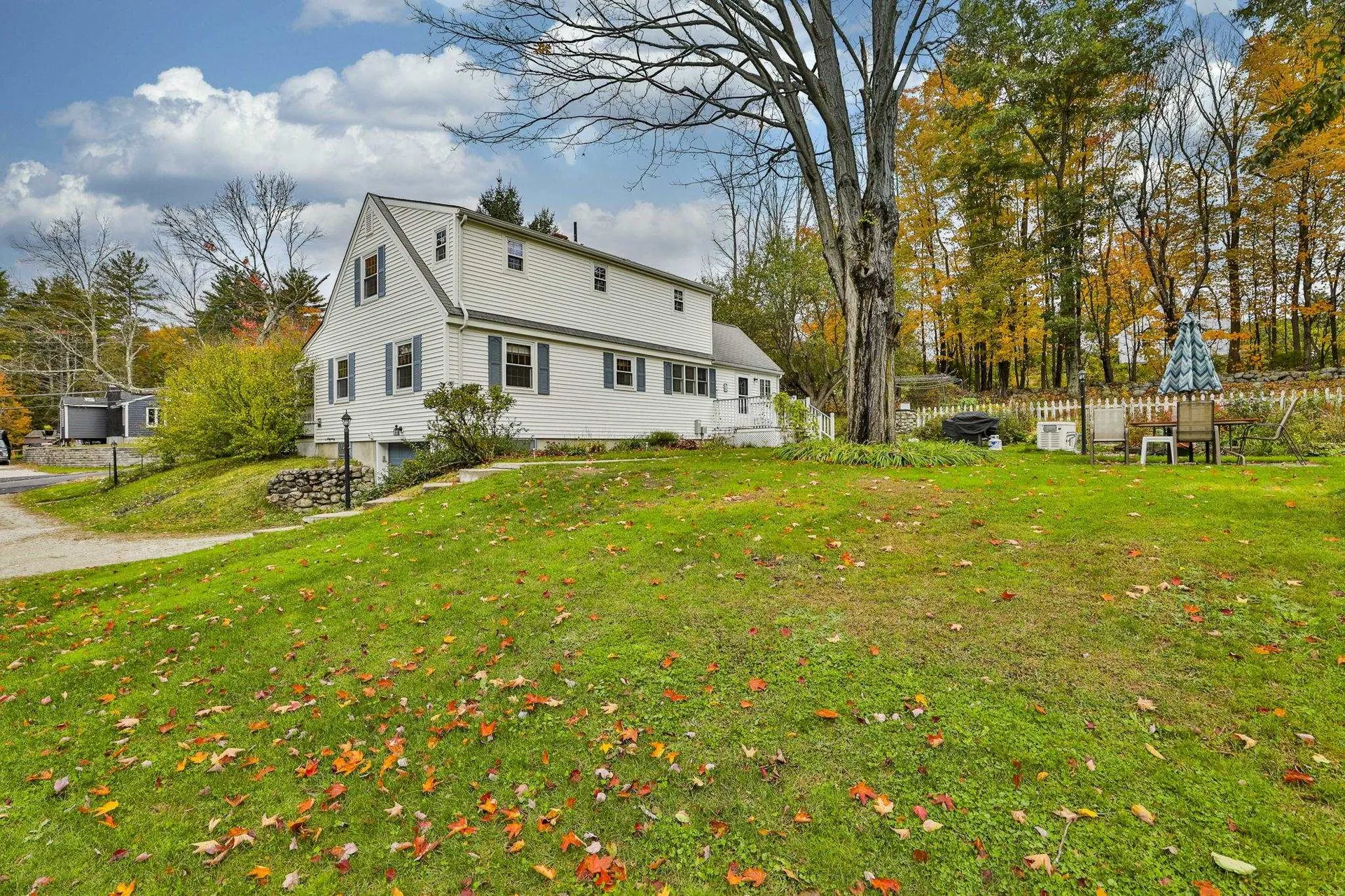44 Maple Farm Road Auburn NH 03032