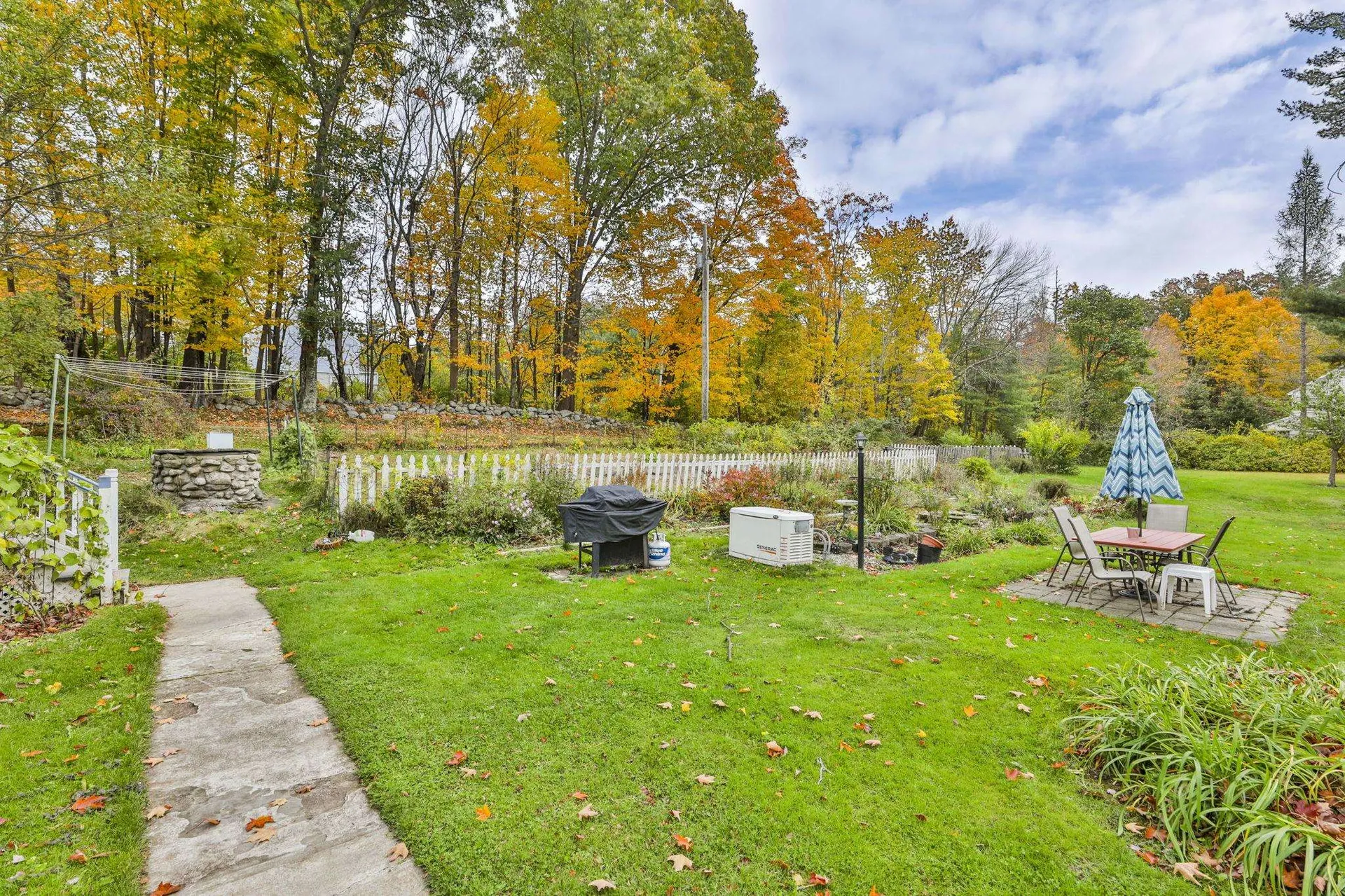44 Maple Farm Road Auburn NH 03032