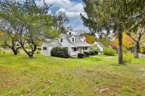 44 Maple Farm Road Auburn NH 03032