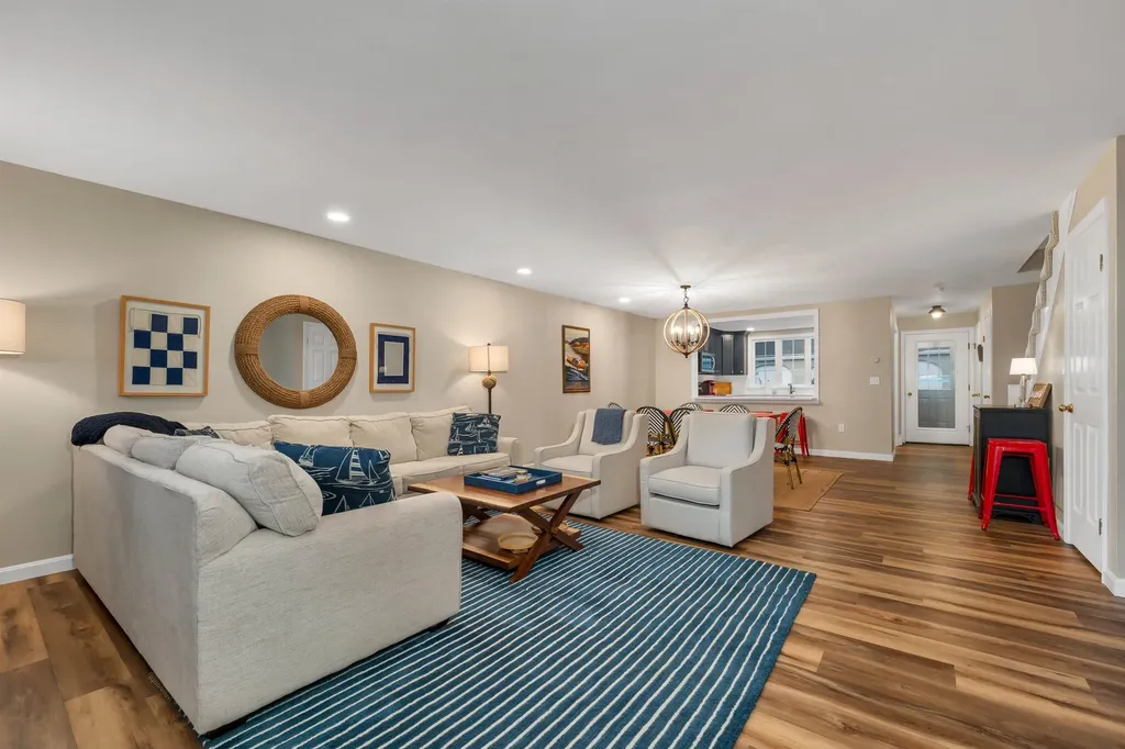 40 Harbor Way Wolfeboro NH 03895