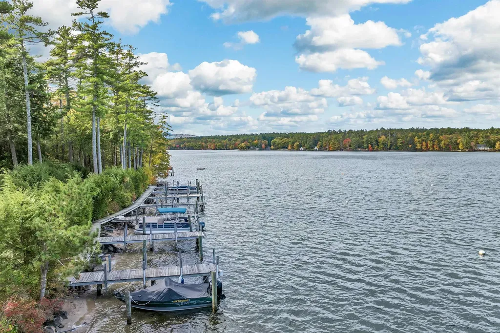 40 Harbor Way Wolfeboro NH 03895