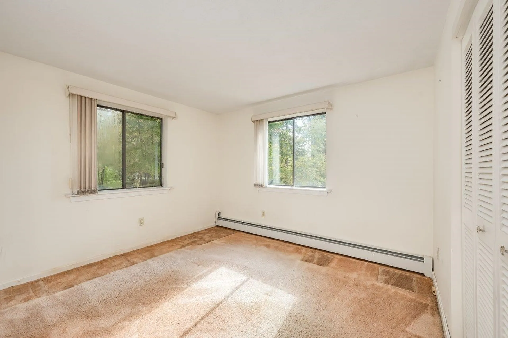 12 Fisher Drive Epping NH 03042