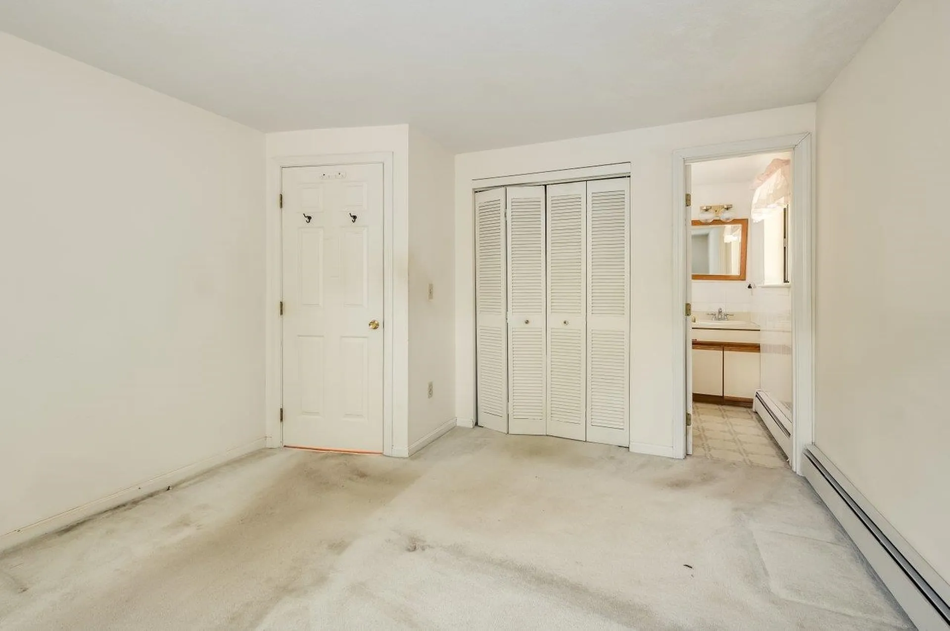 12 Fisher Drive Epping NH 03042