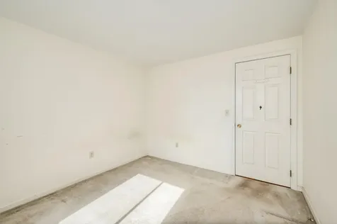 12 Fisher Drive Epping NH 03042