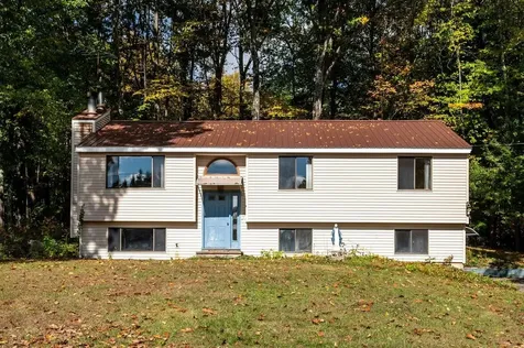 12 Fisher Drive Epping NH 03042
