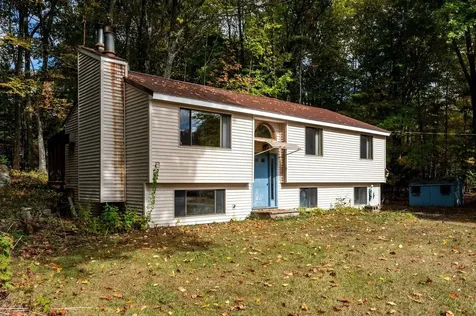 12 Fisher Drive Epping NH 03042