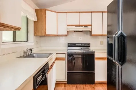 12 Fisher Drive Epping NH 03042