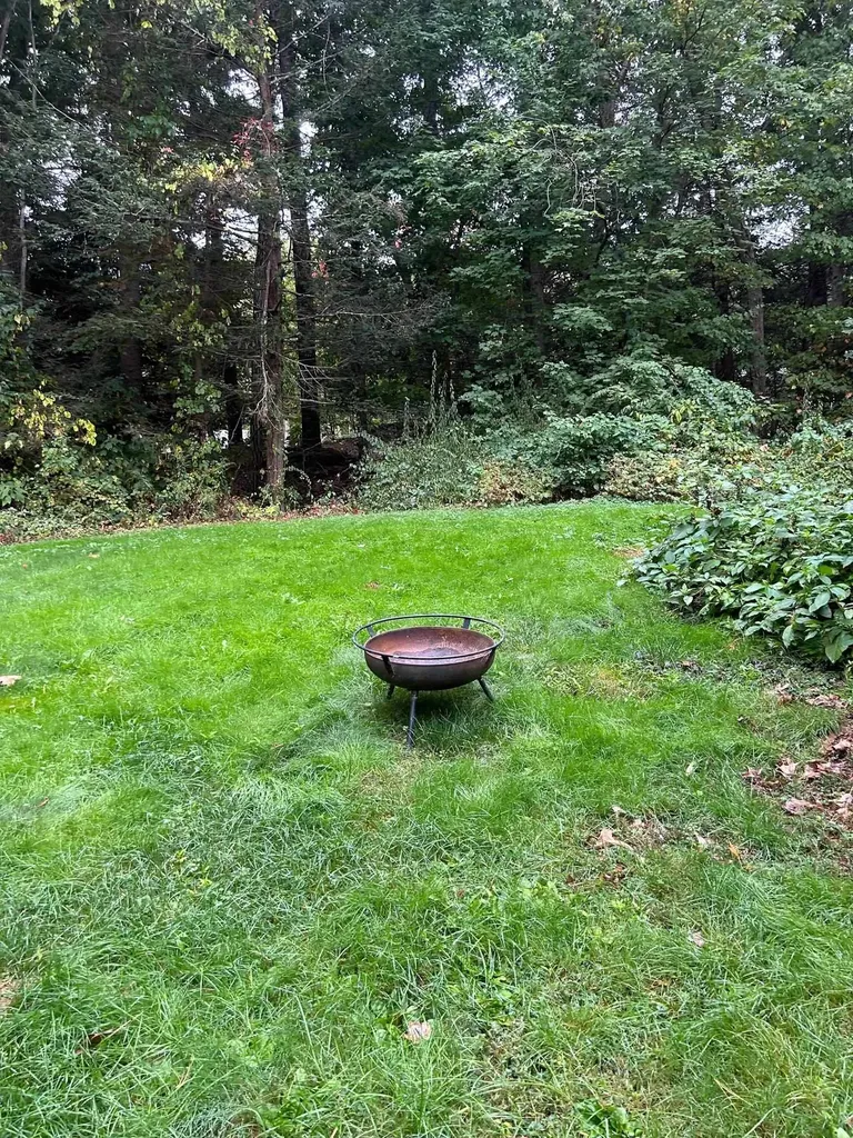 3 Yellow Wood Drive Pelham NH 03076