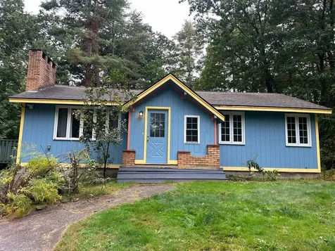 3 Yellow Wood Drive Pelham NH 03076