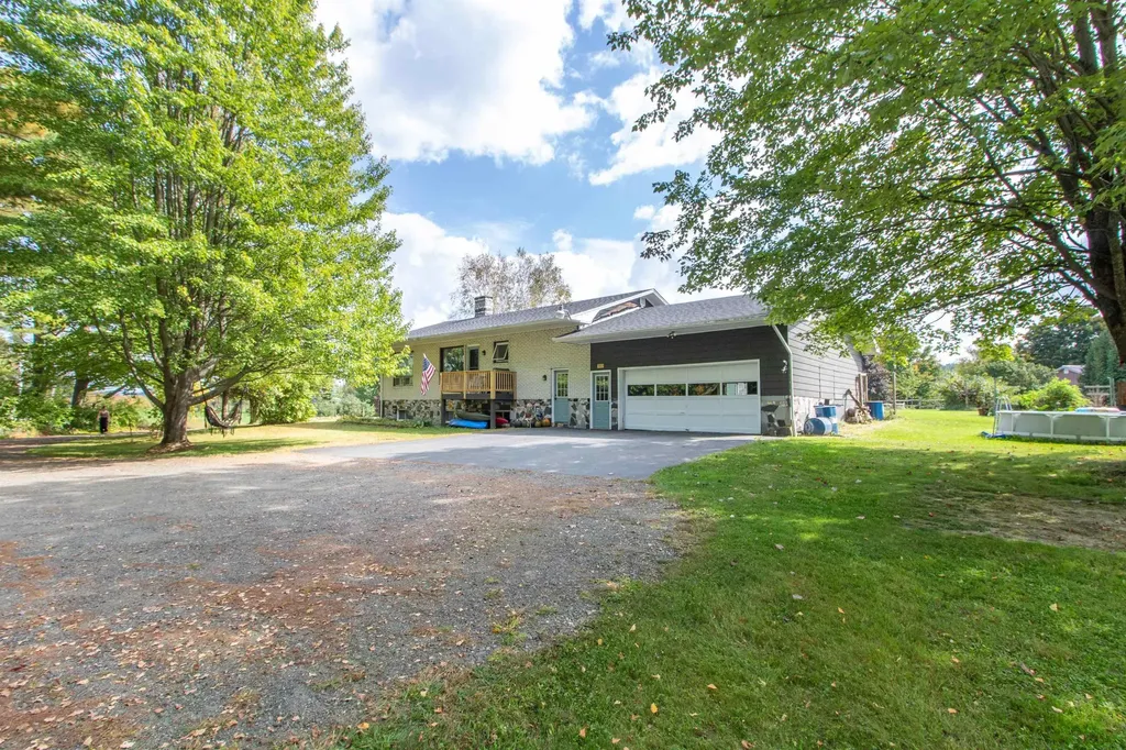 707 Lake Road Newport City VT 05855