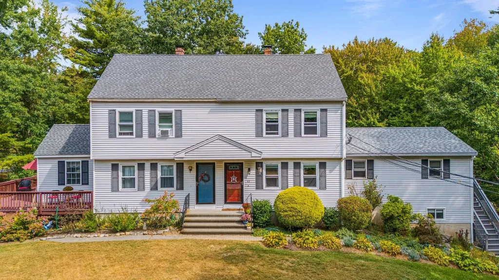 17 Quill Lane Salem NH 03079