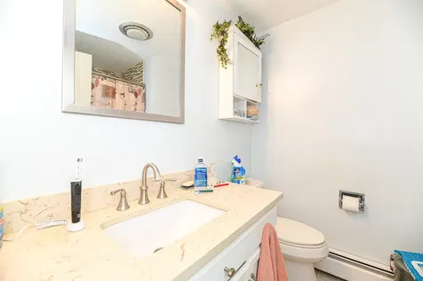 10 Pine Grove Road Exeter NH 03833