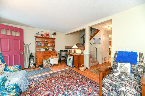 10 Pine Grove Road Exeter NH 03833