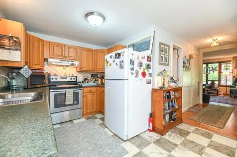10 Pine Grove Road Exeter NH 03833