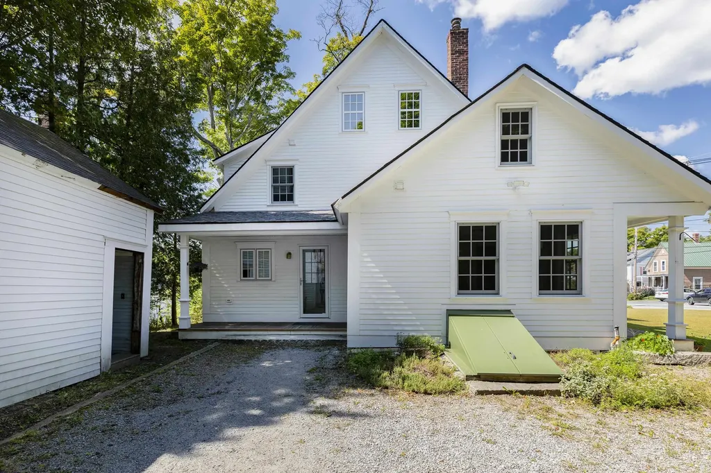 2174 State Route 114 Bradford NH 03221