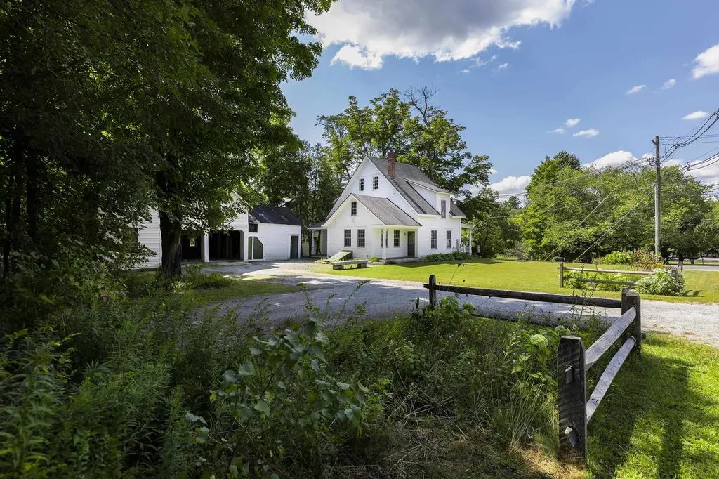 2174 State Route 114 Bradford NH 03221