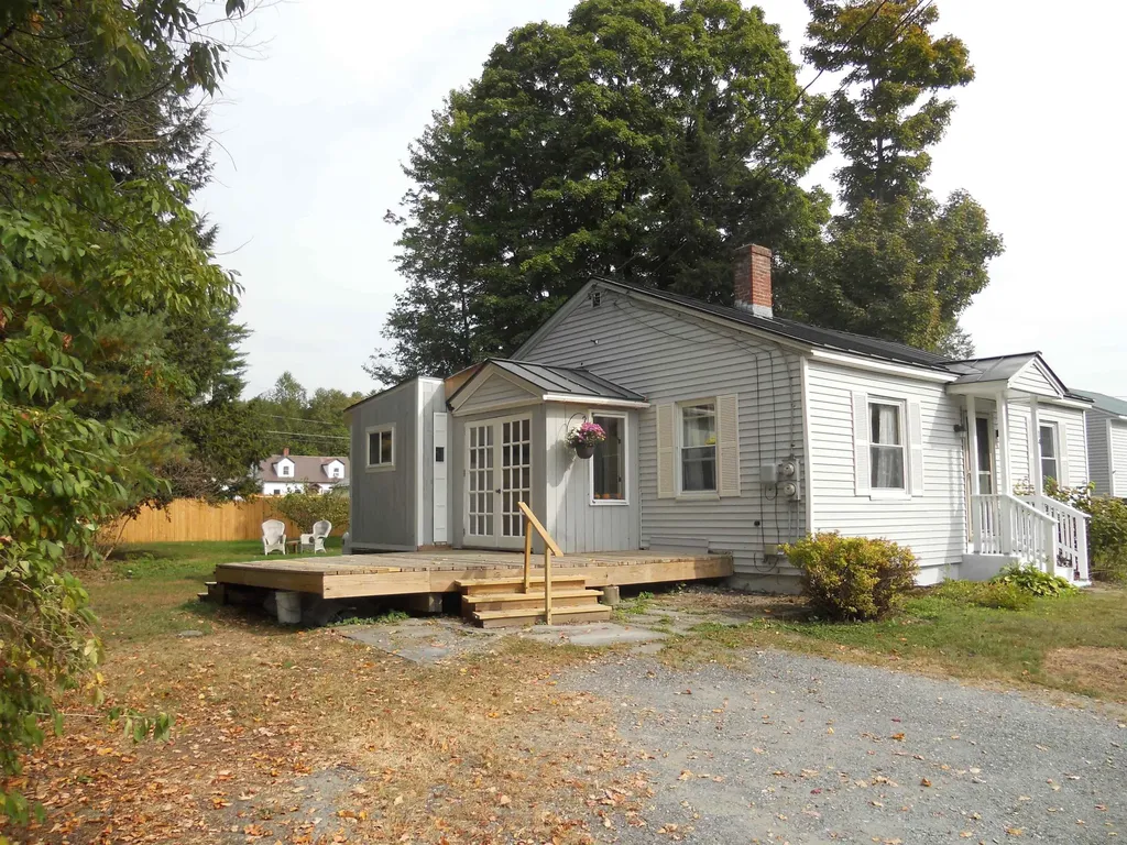 14 Lonsdale Avenue Claremont NH 03743