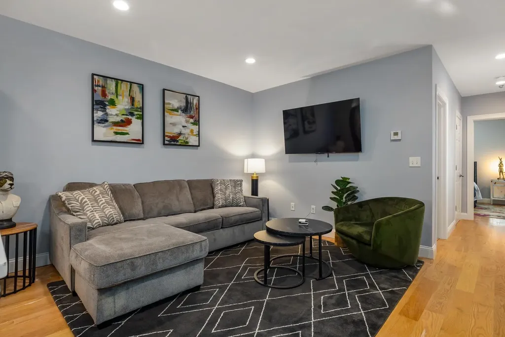 5 Pleasant Street Kittery ME 03904