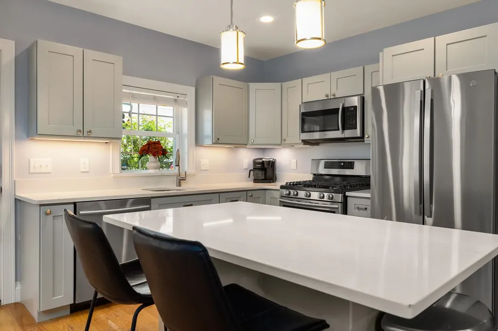 5 Pleasant Street Kittery ME 03904