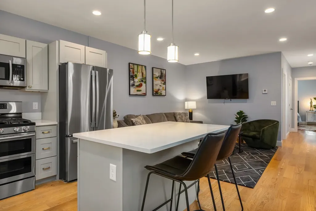 5 Pleasant Street Kittery ME 03904
