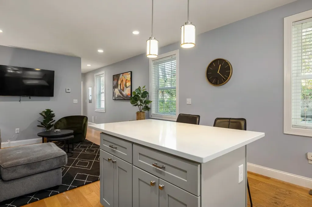 5 Pleasant Street Kittery ME 03904