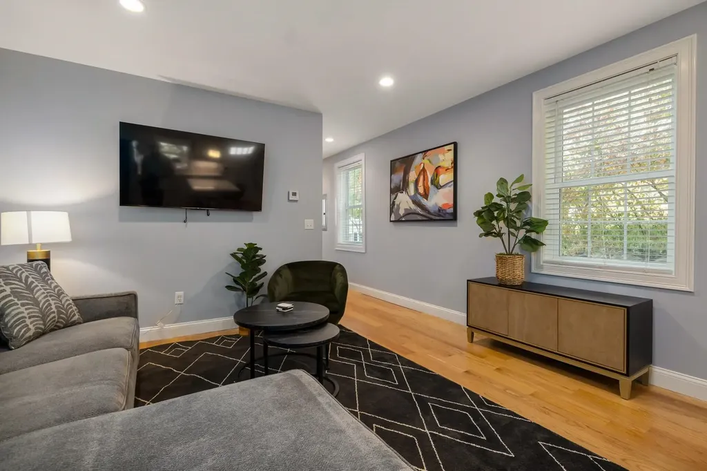 5 Pleasant Street Kittery ME 03904