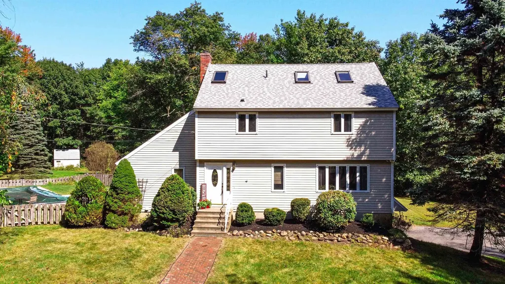 10 Shannon Road Salem NH 03079