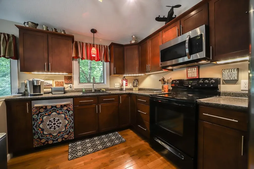 62 N Ashland Road Ashland NH 03217