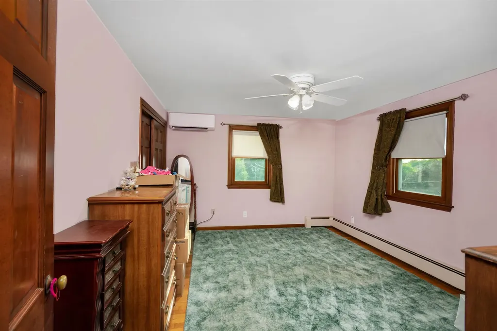 35 Winnhaven Drive Hudson NH 03051