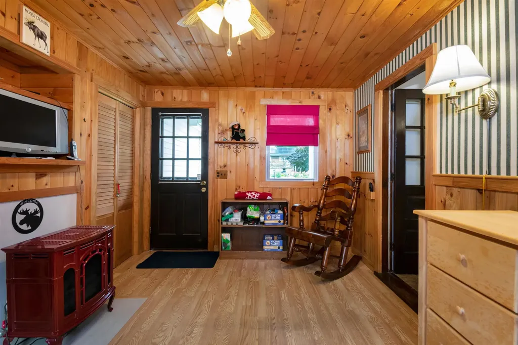 35 Winnhaven Drive Hudson NH 03051