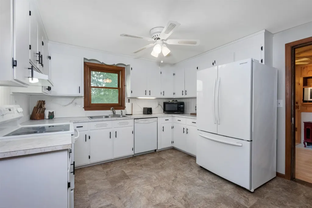 35 Winnhaven Drive Hudson NH 03051