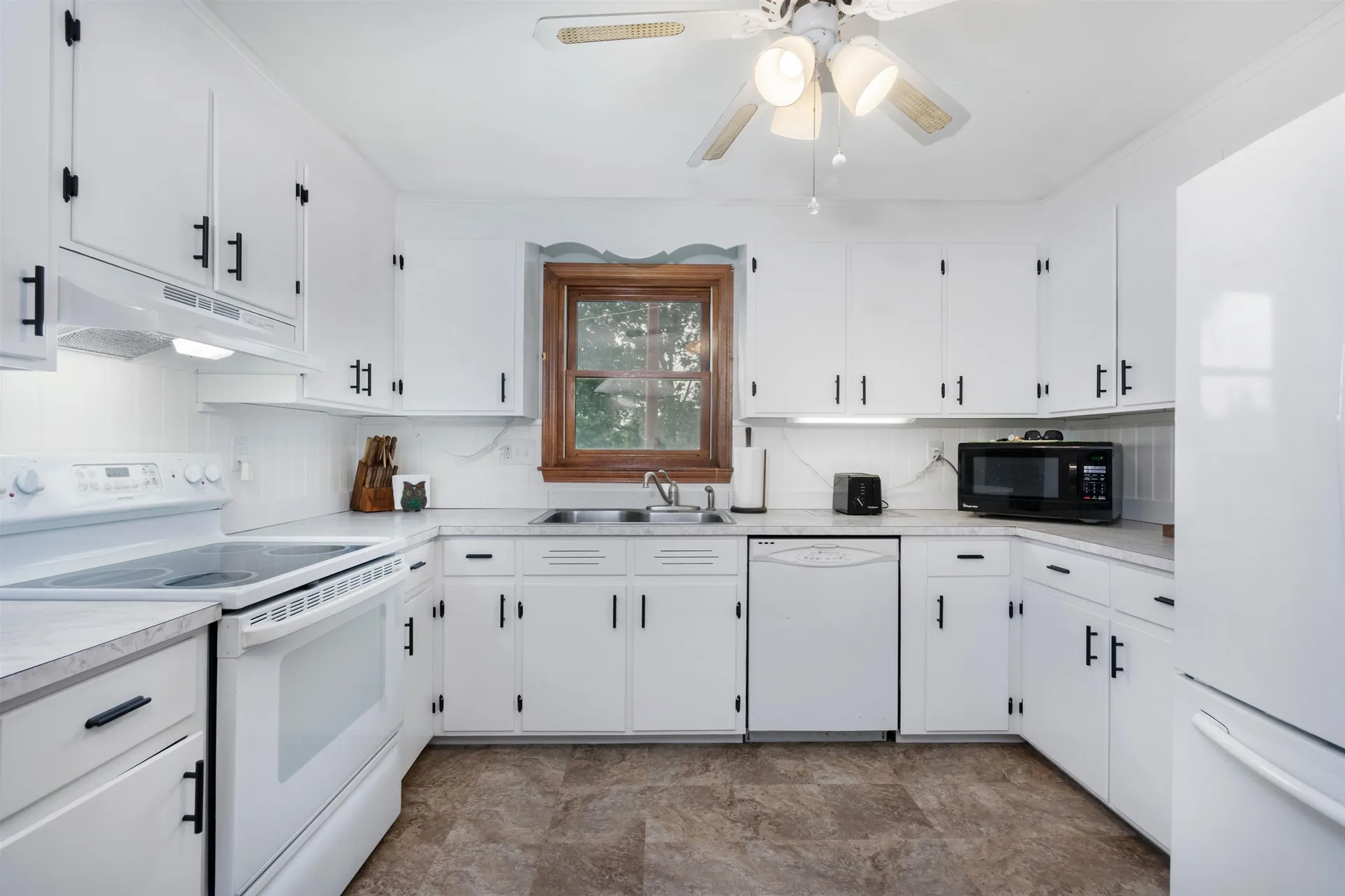 35 Winnhaven Drive Hudson NH 03051