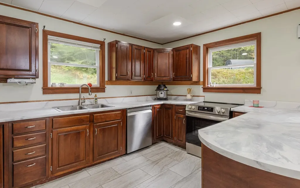 83 Old County Road Westmoreland NH 03467