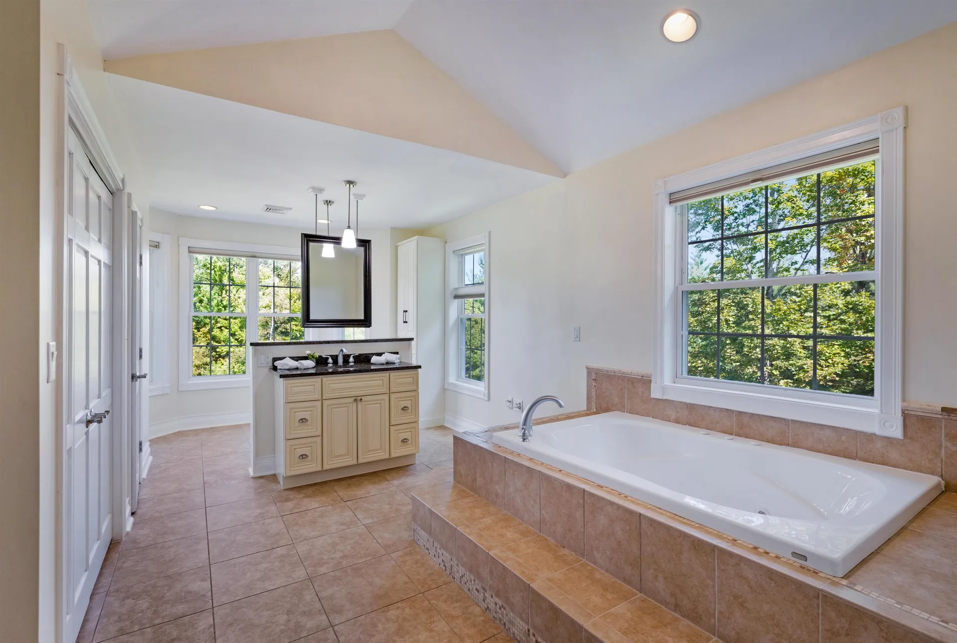185 West Pinnacle Ridge Road Waterbury VT 05676